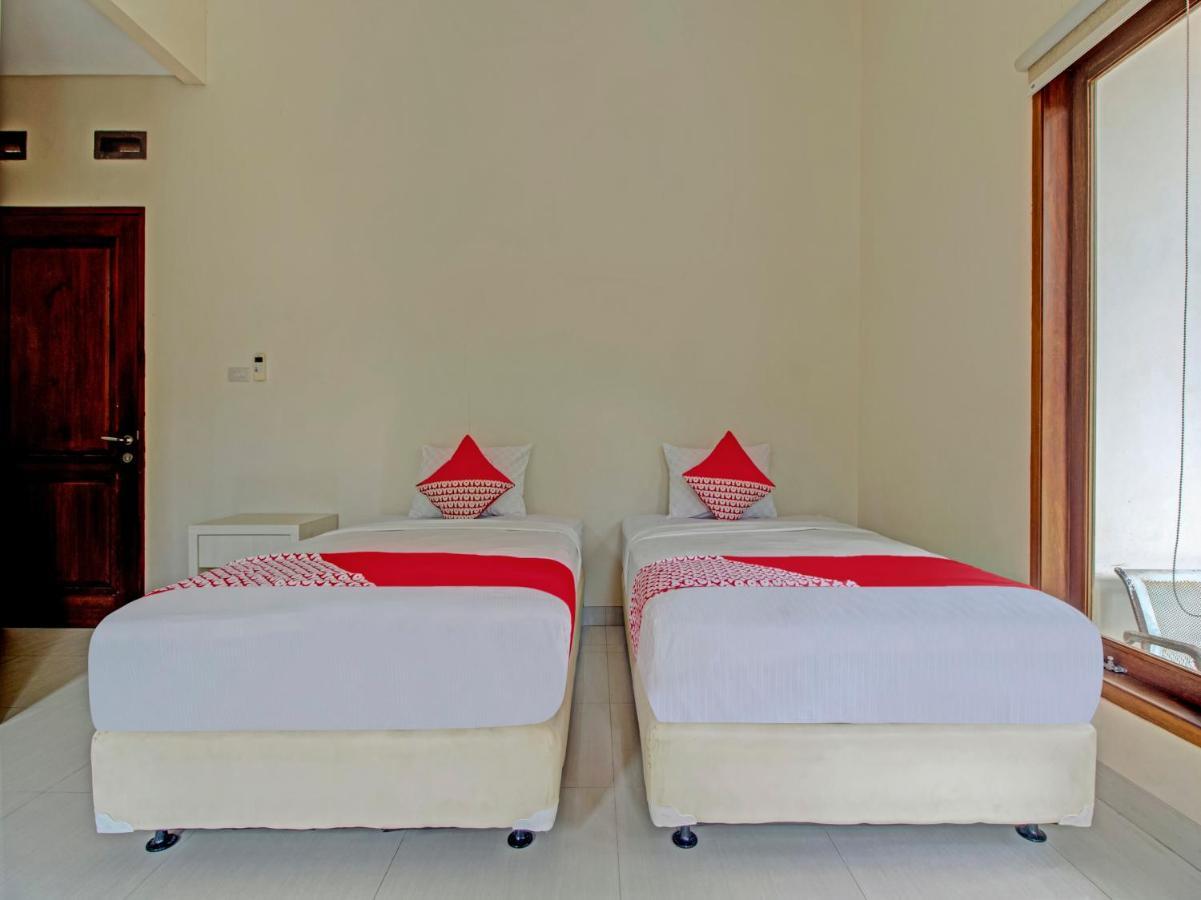 Oyo 89997 Hotel Bumi Kedaton Waterpark Бандар-Лампунг Экстерьер фото